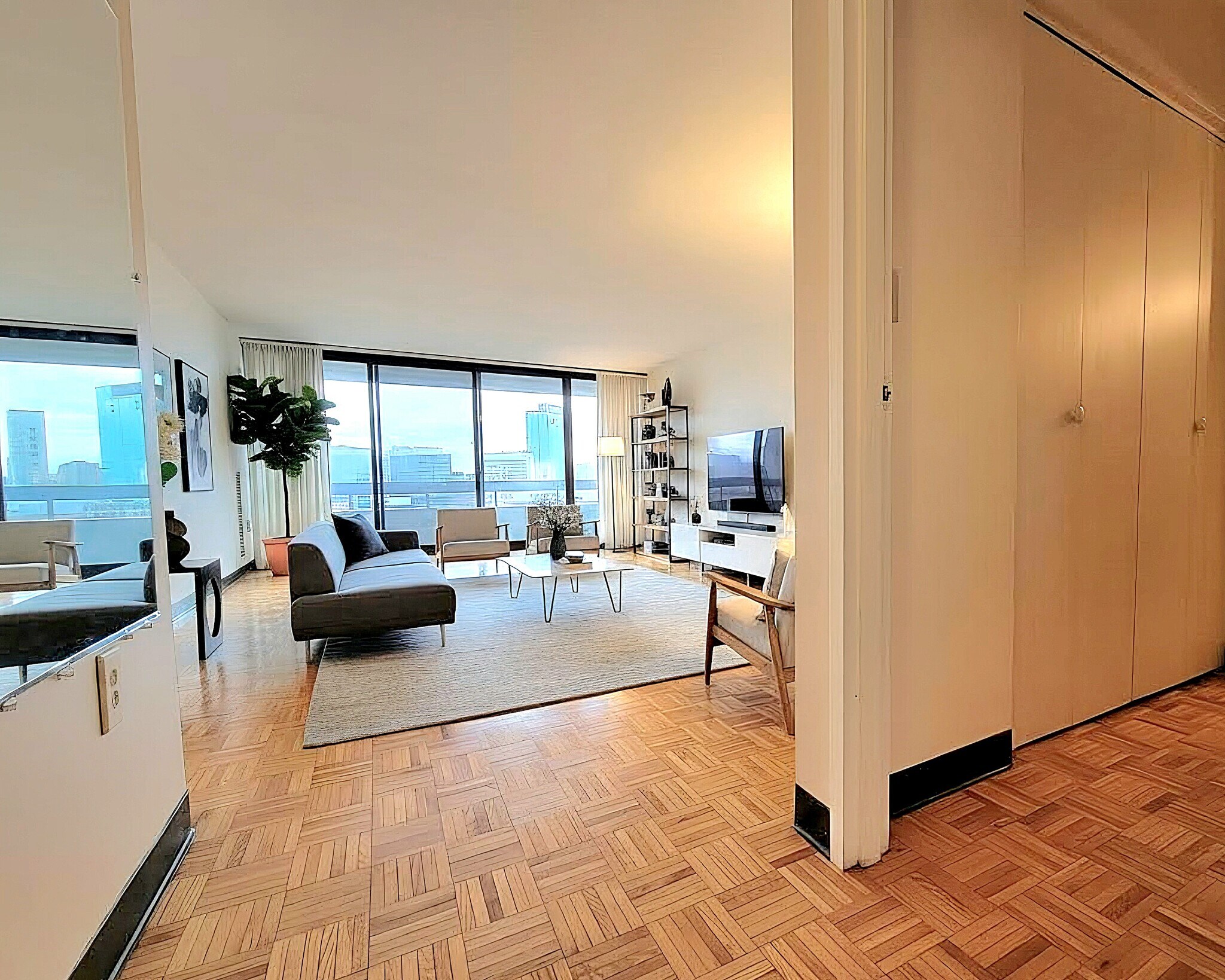 Building Photo - 566 Commonwealth Ave