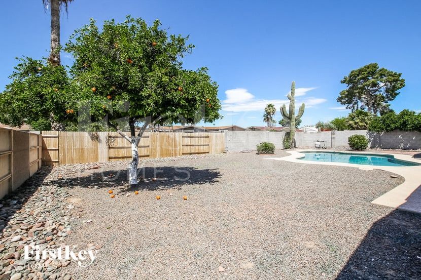 Building Photo - 4336 W Carol Ave