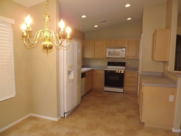 Building Photo - 4 Bedroom In South Green Valley Area!!!