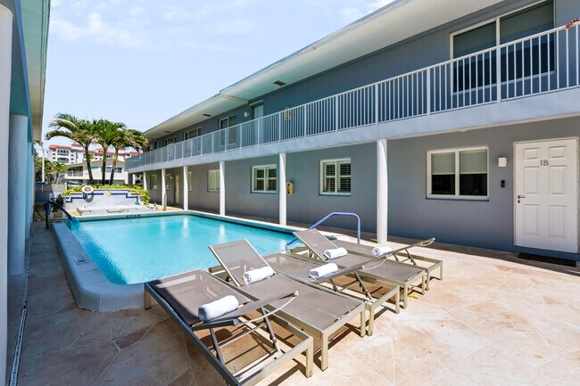 Building Photo - 604 N Ocean Blvd