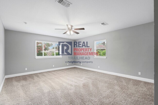 Building Photo - Beautiful 3 Bed-2 Bath Home in a Great Loc...
