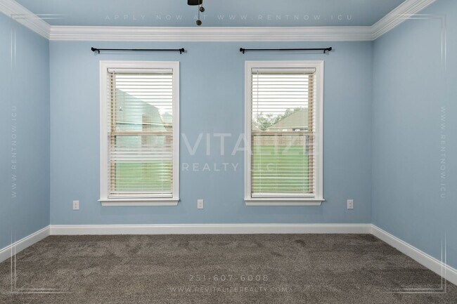 Building Photo - HALF-DEPOSIT SPECIAL! Stunning Luxury Home in Silverhill with Huge Diamond Shaped Backyard!