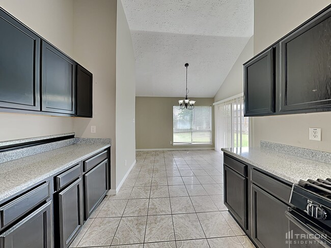 Building Photo - 8711 Croteau Dr