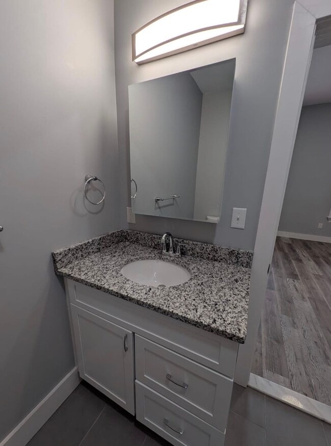 Building Photo - Stunning Renovated 1-Bedroom Apartment in the Heart of Schenectady!