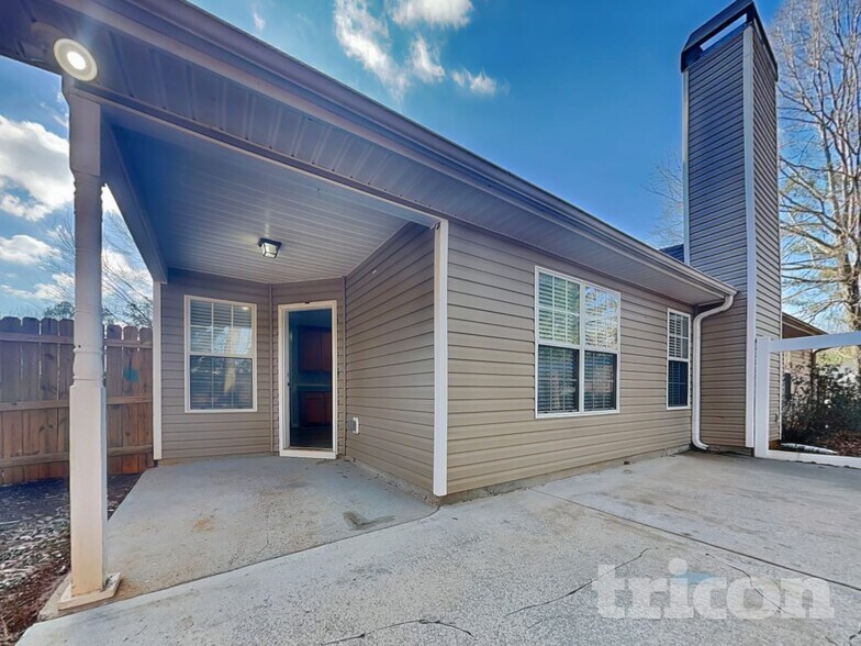 Building Photo - 212 Revolutionary Dr