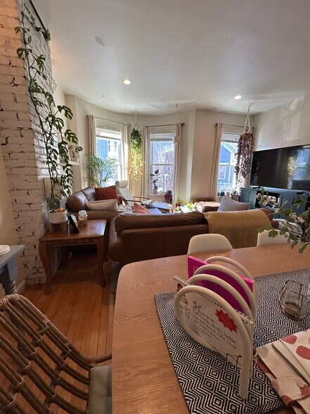 Building Photo - 33 Delle Ave