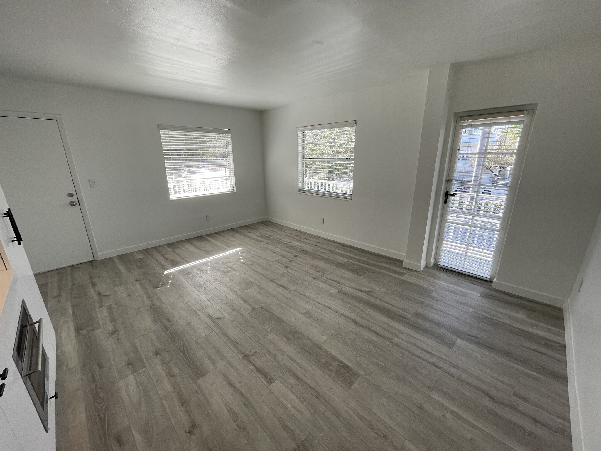 Living Room - 323 Washington Ave