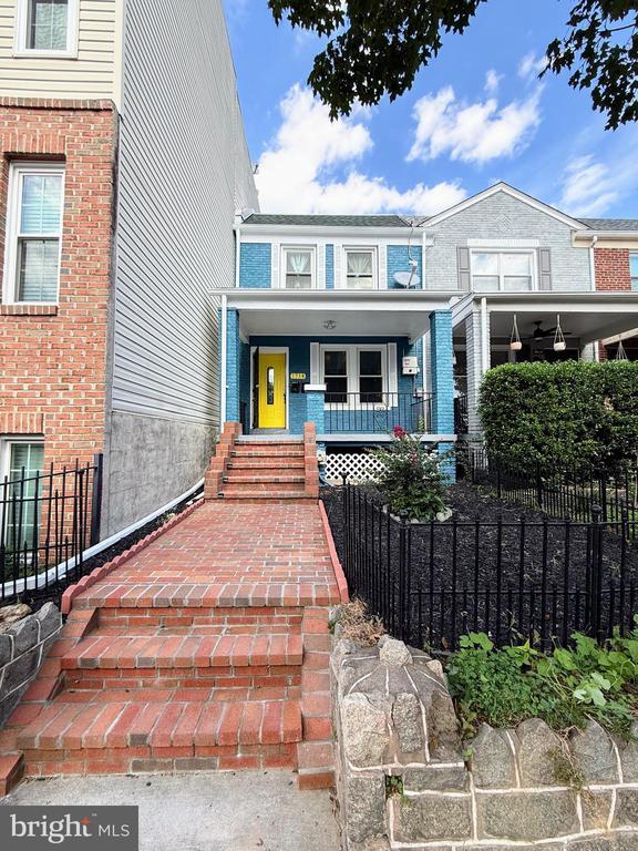 Building Photo - 1714 E St NE