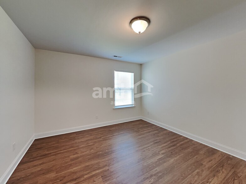 Building Photo - 113 Samara Ln