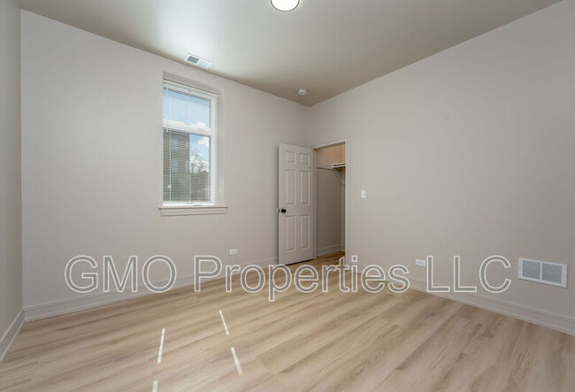 Building Photo - 1431 S Kedzie Ave