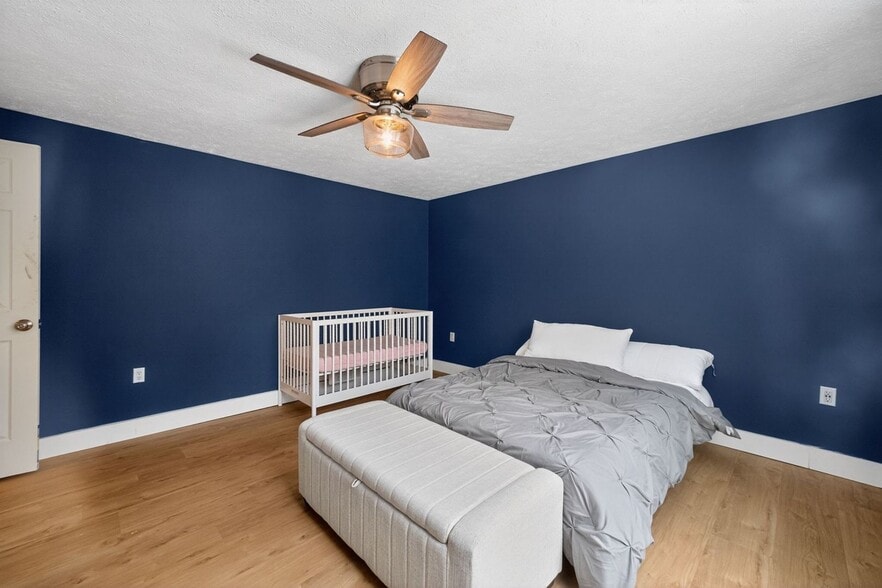 Building Photo - 15 Culver St