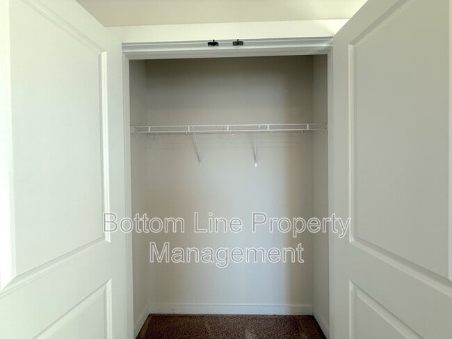 Building Photo - 706 Anglin Forest Way