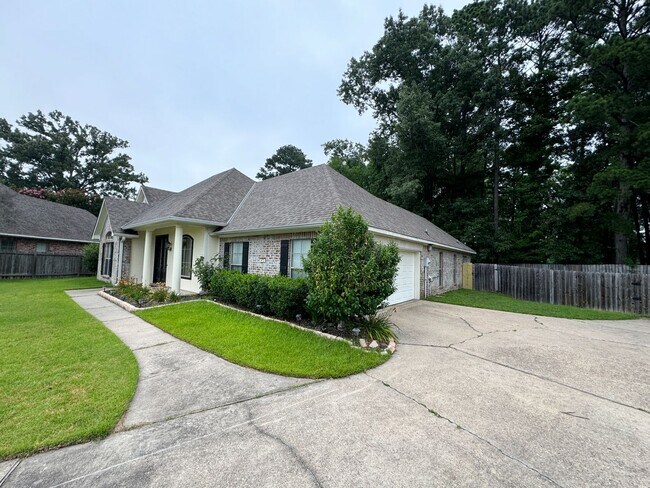 Building Photo - 472 Grand Oaks Dr
