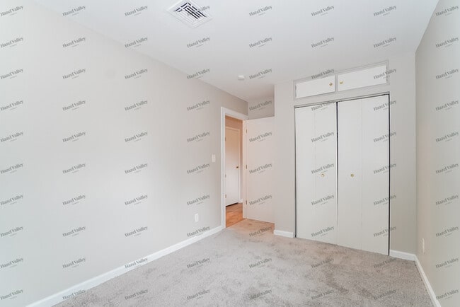 Building Photo - 3930 E Fulton St