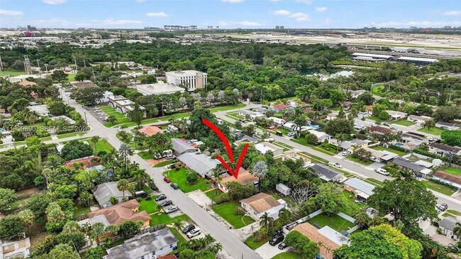 Building Photo - 920 SW 30th St