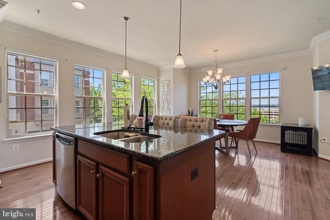 Building Photo - 500 Overlook Park Dr