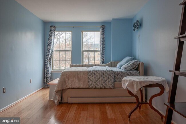 Building Photo - 14624 Monmouth Dr