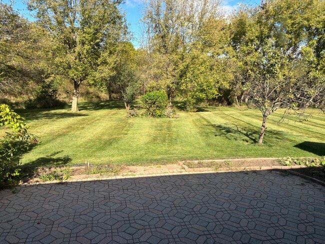 Building Photo - 2120 Belvidere Line Dr