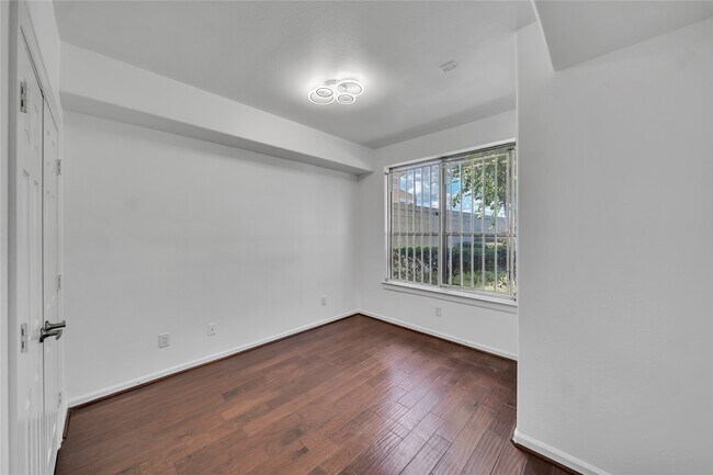 Building Photo - 6633 W Sam Houston Pkwy S