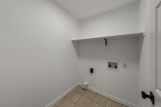 Building Photo - 10234 Condor Loop