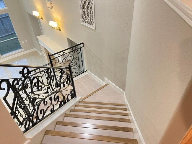 Building Photo - 6207 Harrison Ct