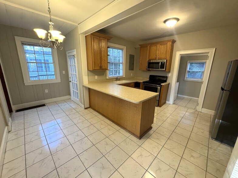 Building Photo - 1020 Cherry Hills Ct