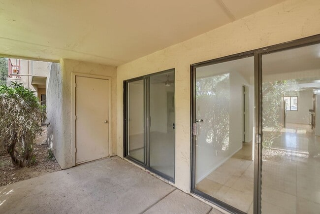 Building Photo - Charming 2-Bedroom, 2-Bath Condo in the He...