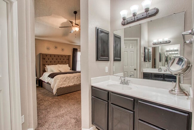 Building Photo - 12561 Paseo Alegre Dr