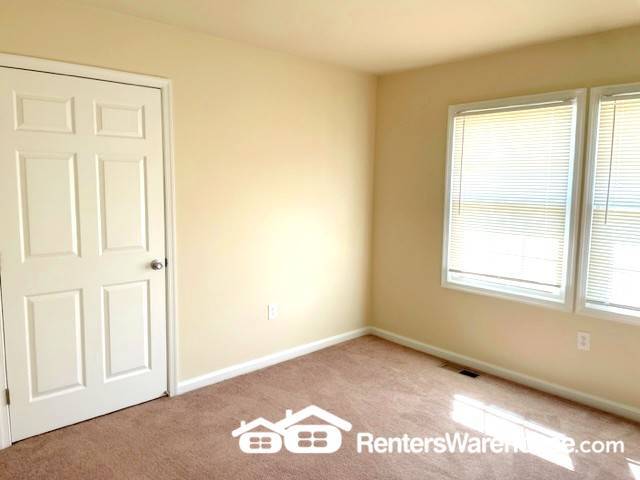 Building Photo - 1335 CHAPELVIEW Dr