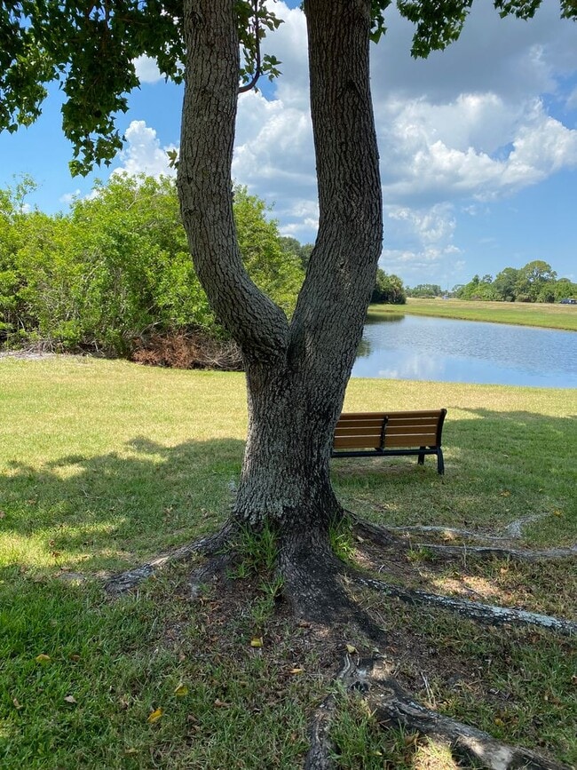 Building Photo - RESORT STYLE, GATED 1ST FLOOR CONDO LOCATE...