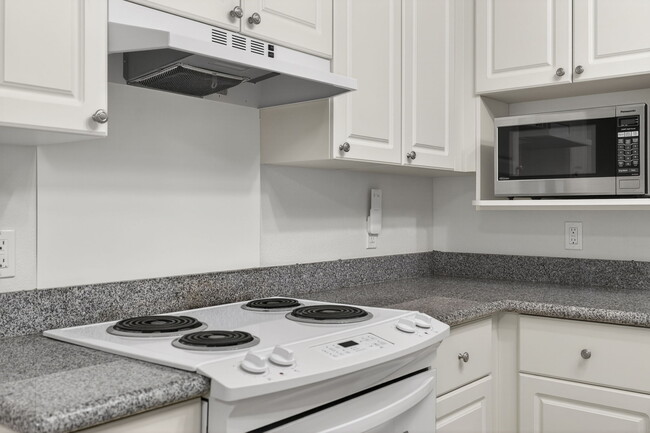 Building Photo - 801 South St