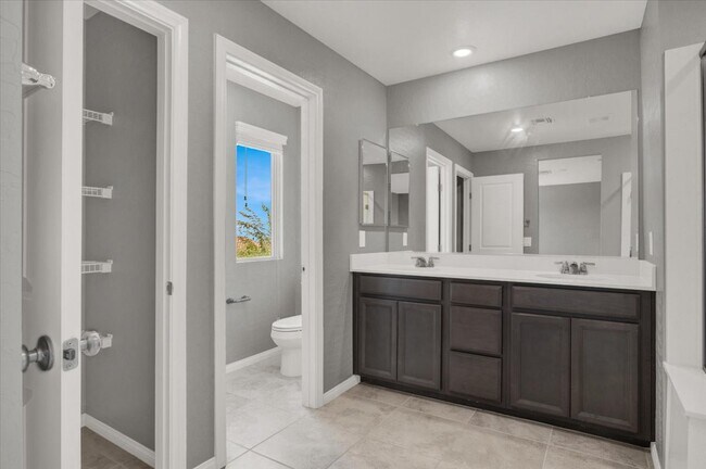 Building Photo - 502 Sonoma Range St