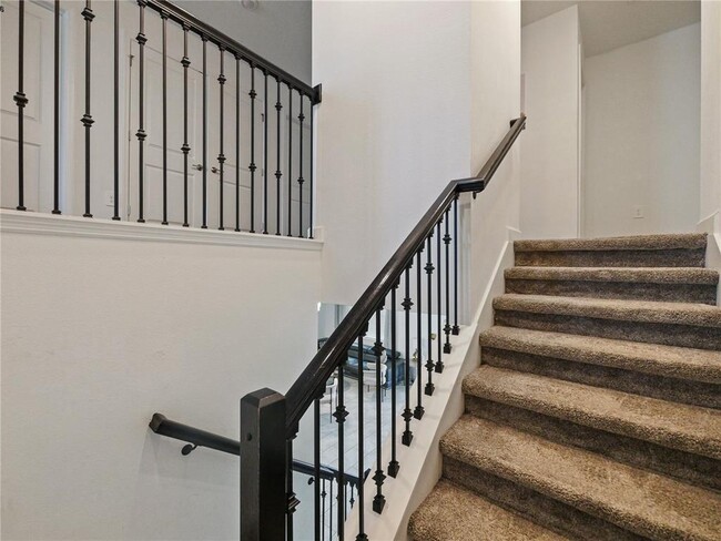 Building Photo - 9084 Sommerset Hills Dr