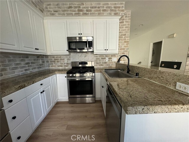 Building Photo - 336 W Cork Tree Dr