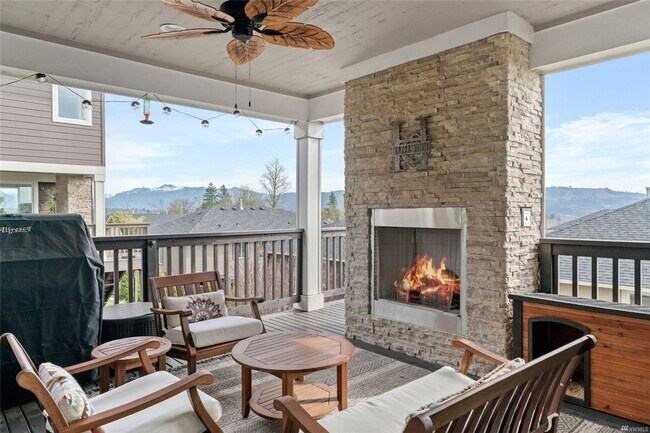 Building Photo - Beautiful 4 bed/2.5 bath dream home in Mon...