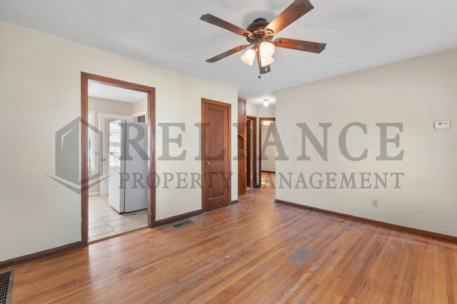 Building Photo - 1912 N Hood St