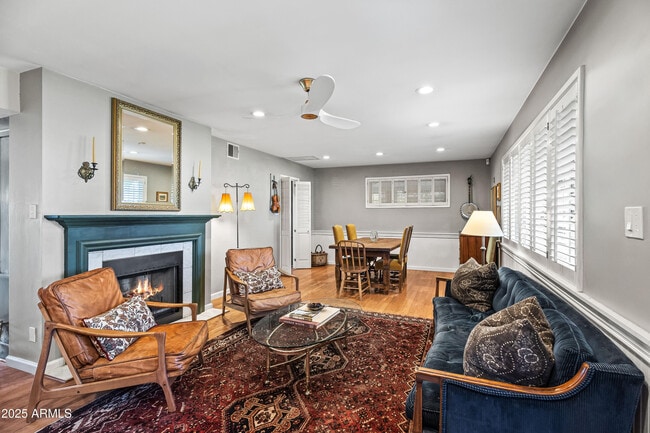 Building Photo - 4631 E Pinchot Ave