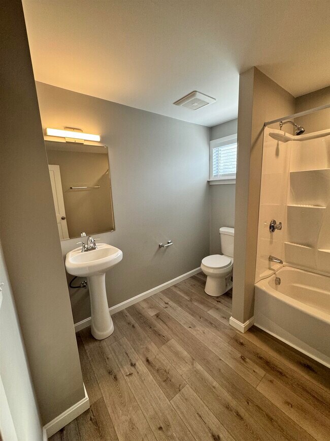 Building Photo - 24 Monarch Wy