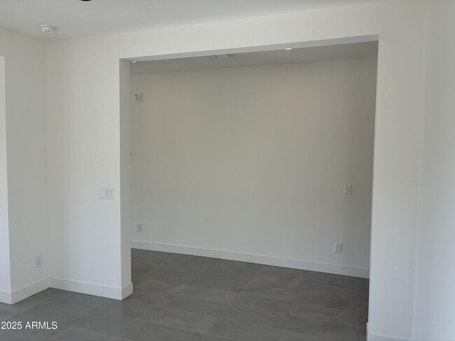 Building Photo - 10862 N Brownsville Ln