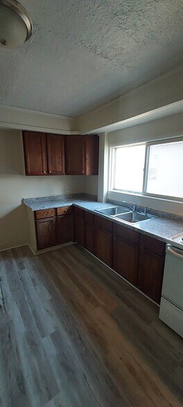 Building Photo - 730 Ashland Ave