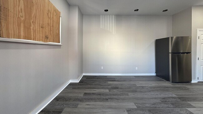 Building Photo - 3066 N Bambrey St