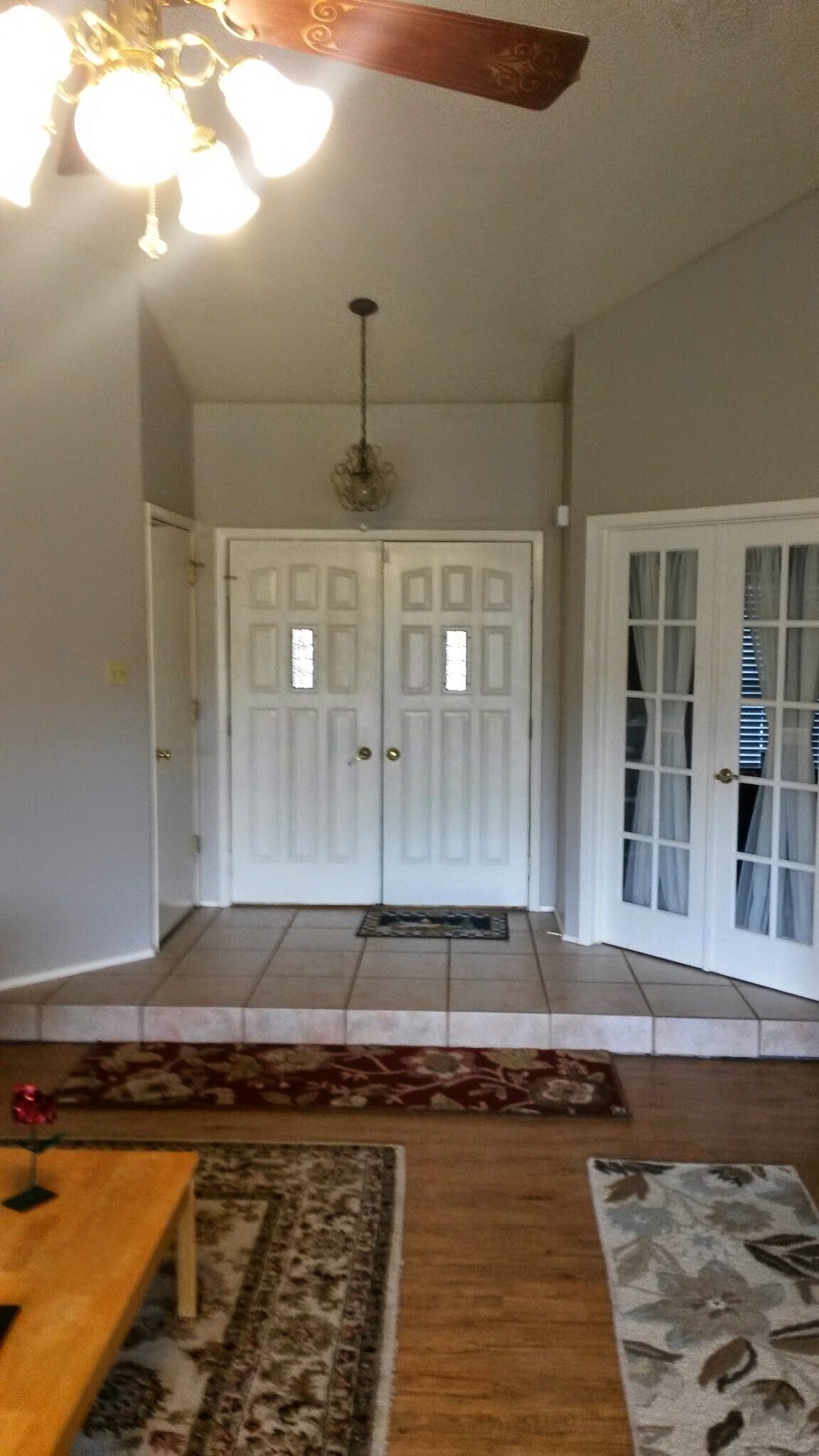 Building Photo - 3402 Meadowview Dr