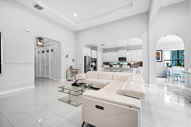 Building Photo - 8855 Watercrest Cir W