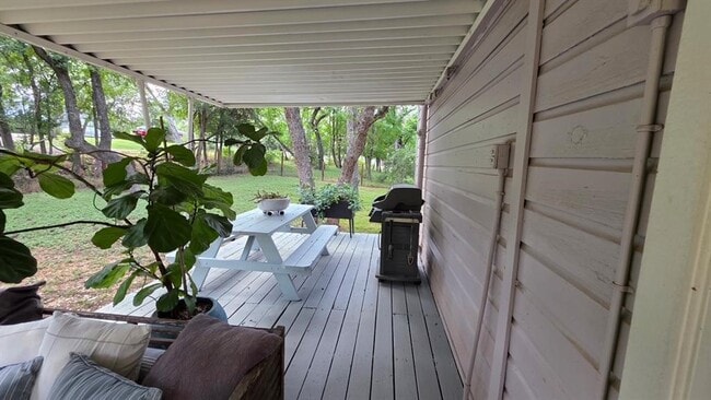 Building Photo - 2802 De Soto Dr