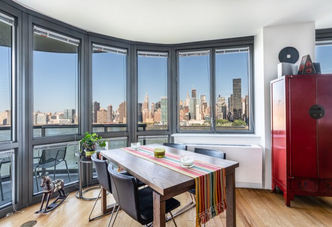 Building Photo - 52 - 10 Center Blvd