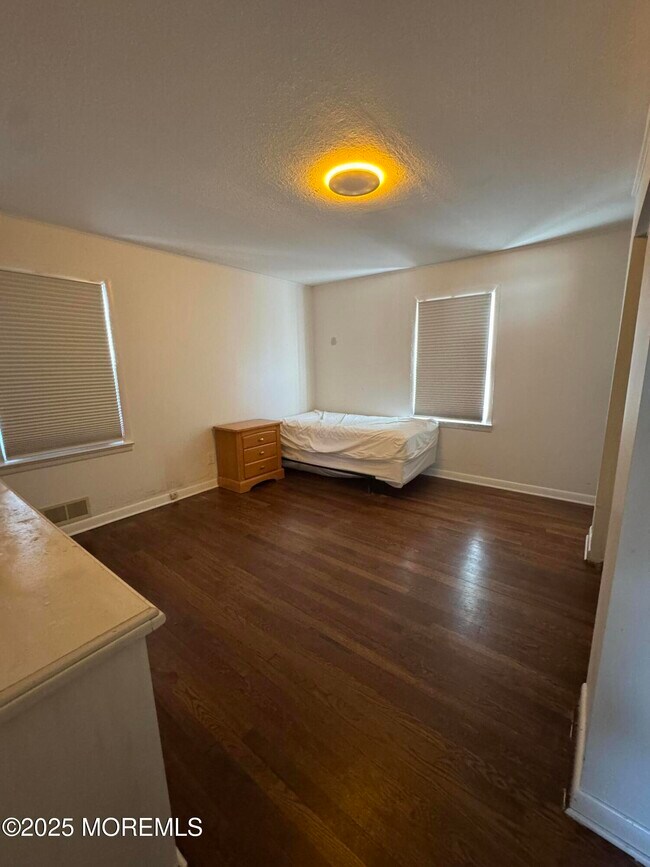 Building Photo - 259 Garfield Ave