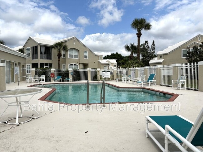 Building Photo - 7021 Della Dr