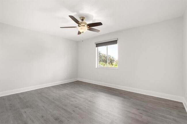 Building Photo - 5228 NW 112th Terrace
