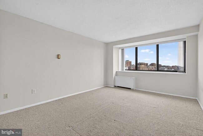 Building Photo - 4141 Henderson Rd