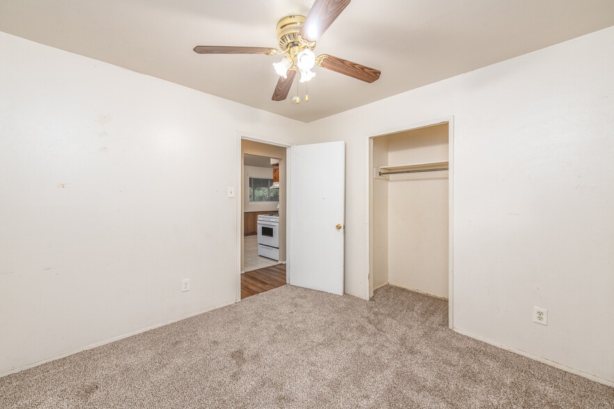 Bedroom 1 (inside ) - 1816 E Tucker Blvd